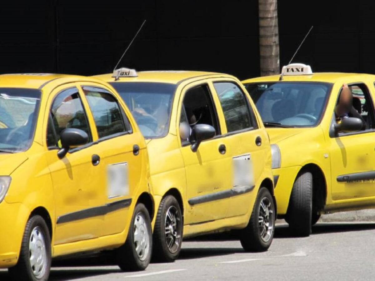Taxistas rechazan propuesta que busca suspender tarjeta de operación