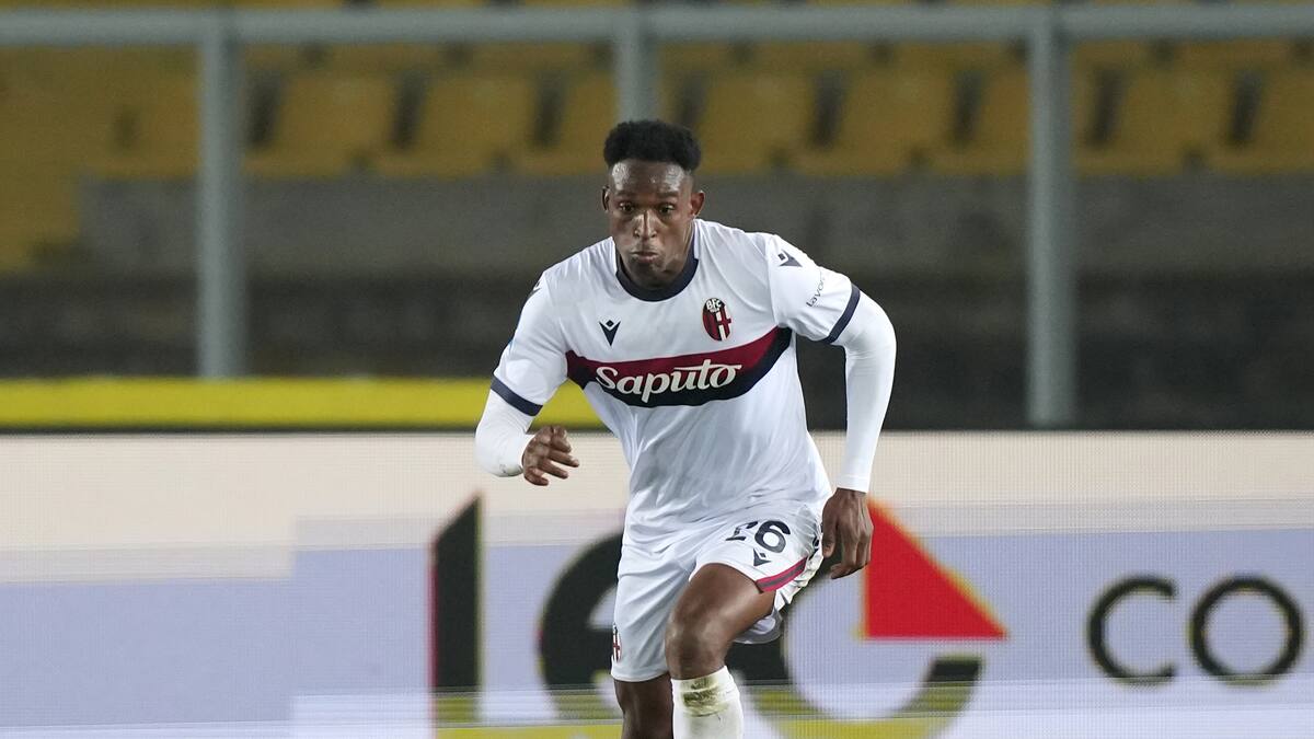 Jhon Lucumí se quedó con el duelo de colombianos frente a Yerry Mina en la Serie A