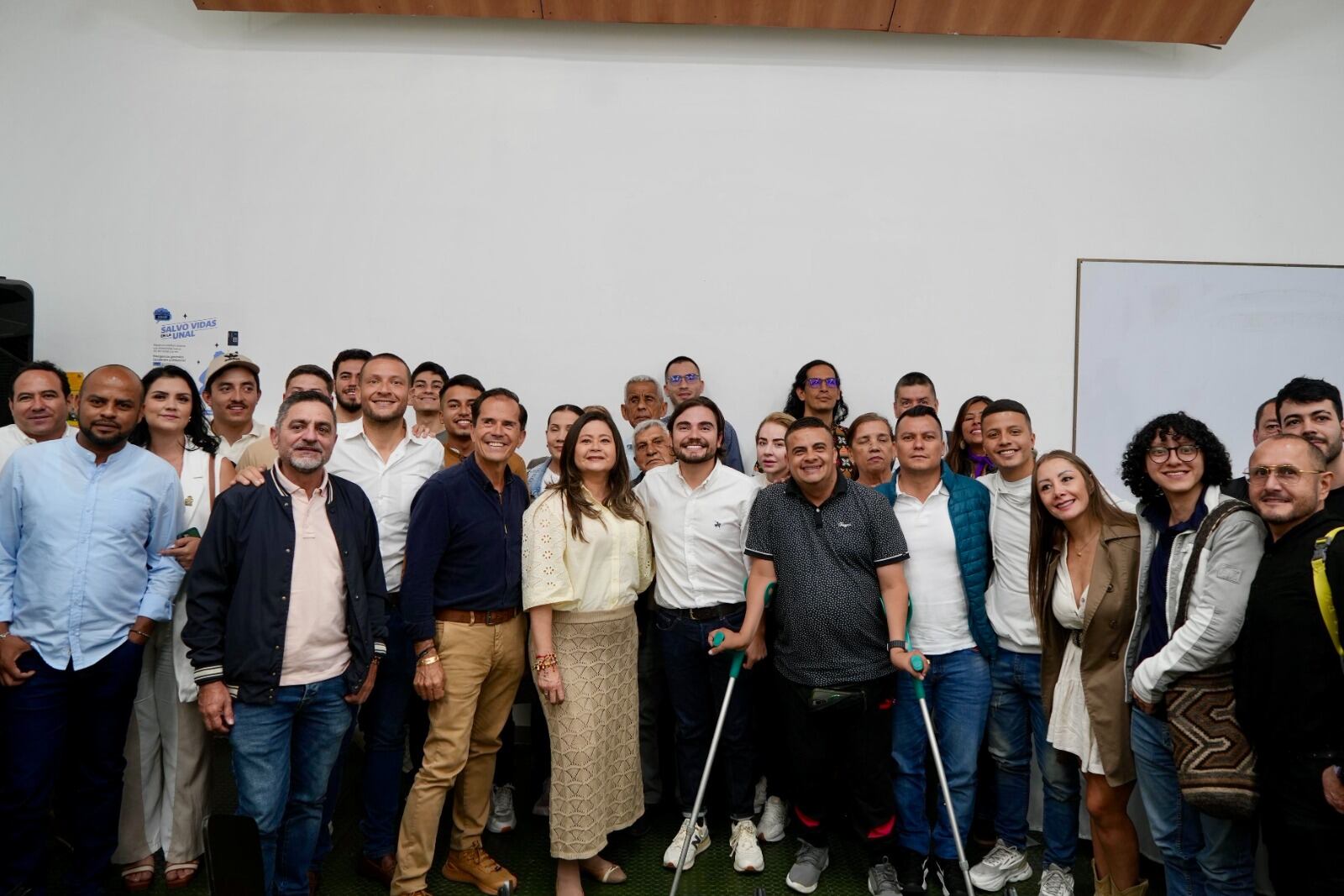 Encuentro entre líderes políticos y la Ministra de Transporte