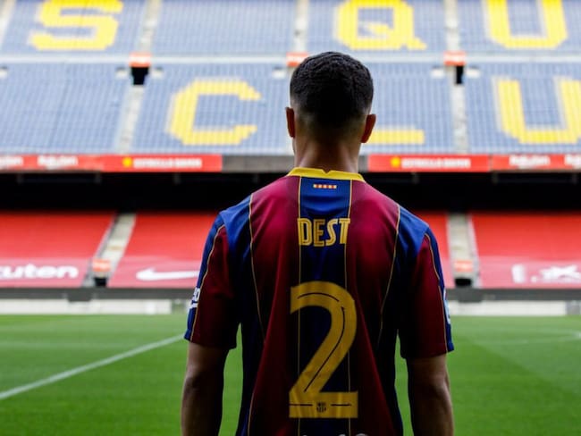 Barcelona oficializa la llegada de Sergiño Dest por cinco temporadas