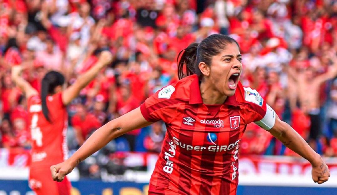 Catalina Usme festeja su gol en la final ante el Deportivo Cali.