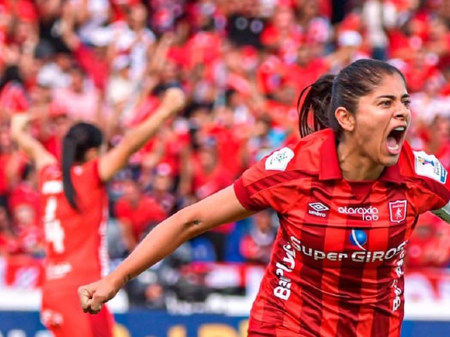 Catalina Usme festeja su gol en la final ante el Deportivo Cali.