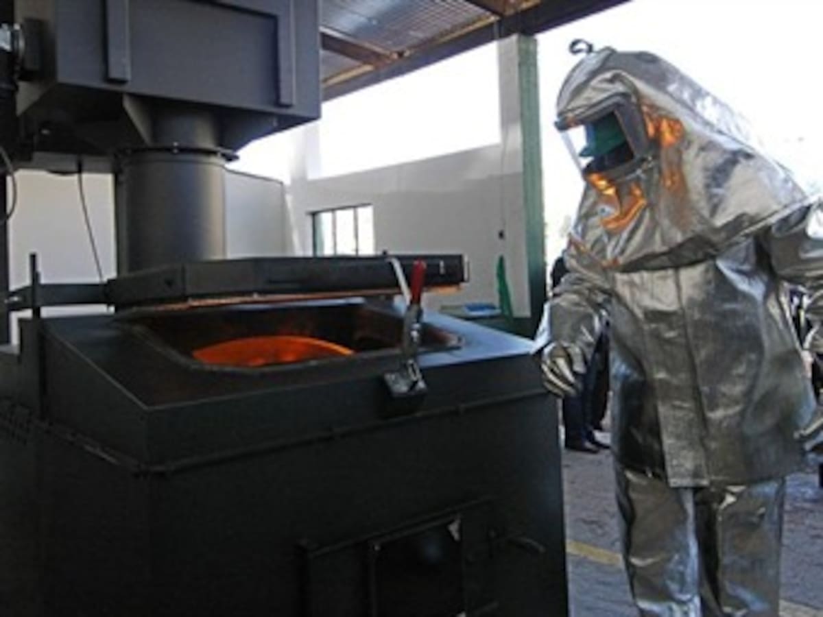 Bolivia inaugura primer horno para incinerar cocaína y evitar contaminación
