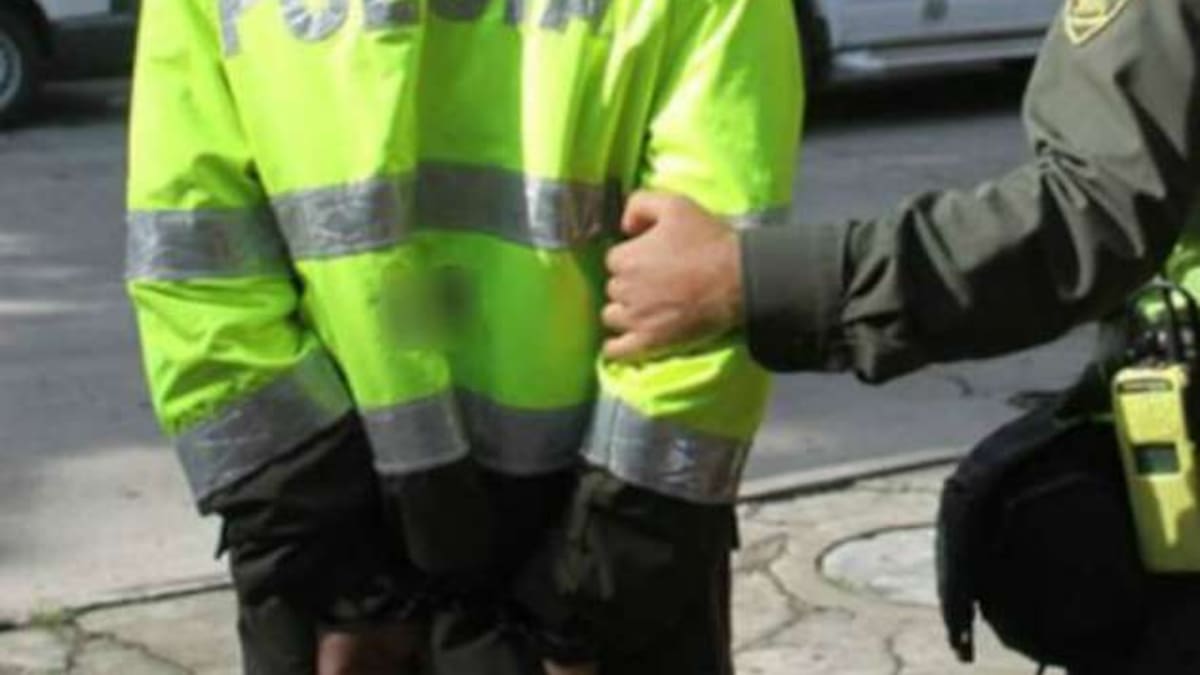 Envían a la cárcel a Policía que entregaba elementos prohibidos a detenidos de la UPPV