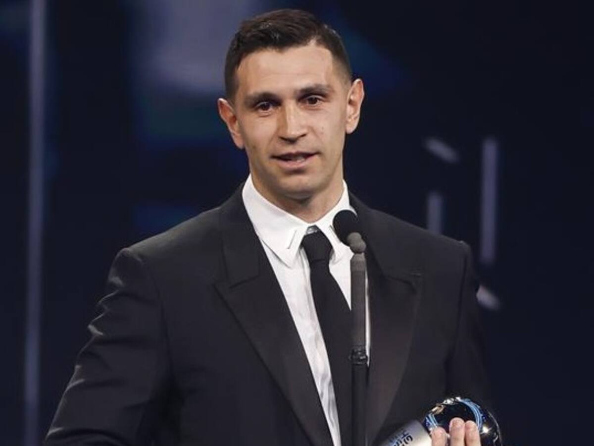 Dibu Martínez se quedó con el Premio The Best a Guardameta de la FIFA 2022