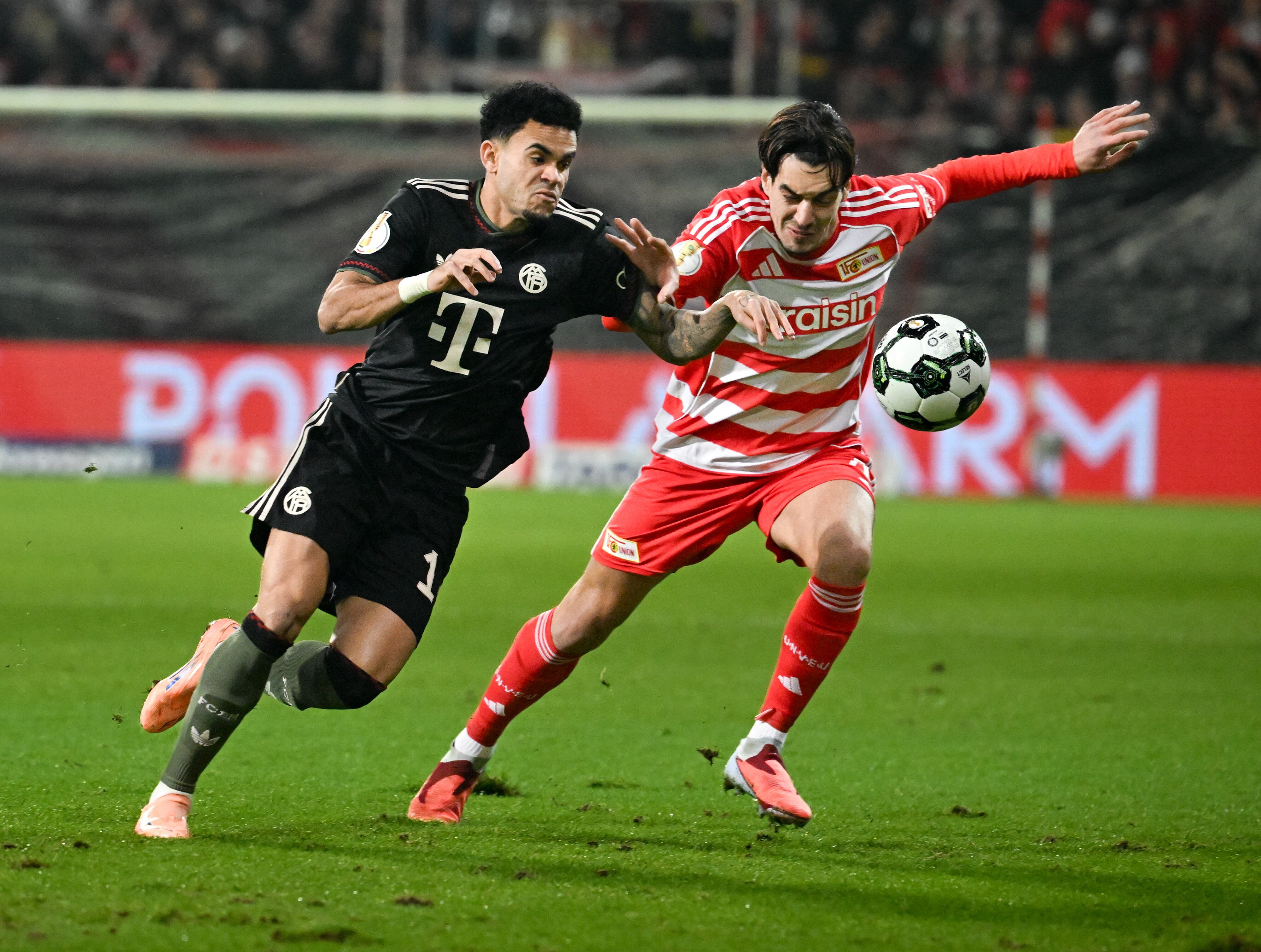 Bayern Múnich clasifica a los cuartos de final de la Copa de Alemania: así le fue a Luis Díaz. (Photo by Soeren Stache/picture alliance via Getty Images)