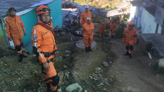 En los Zapatos de un Miembro de la Defensa Civil