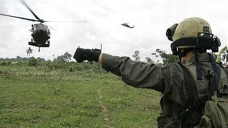 Trasladan a Medellín 4 de los 6 militares muertos en ataque de las Farc