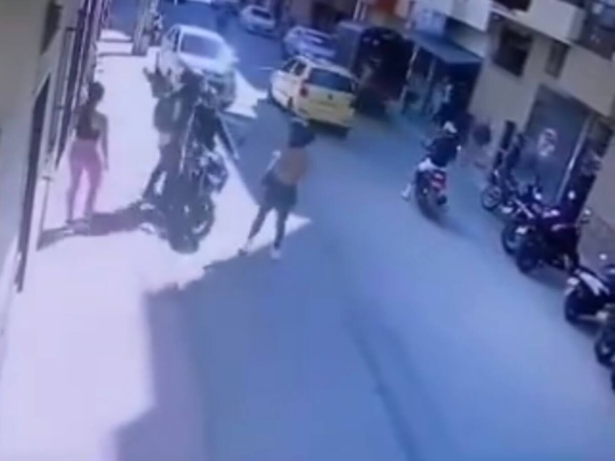 Conductor atropelló a ladrones tras presenciar el robo a dos mujeres en Caldas