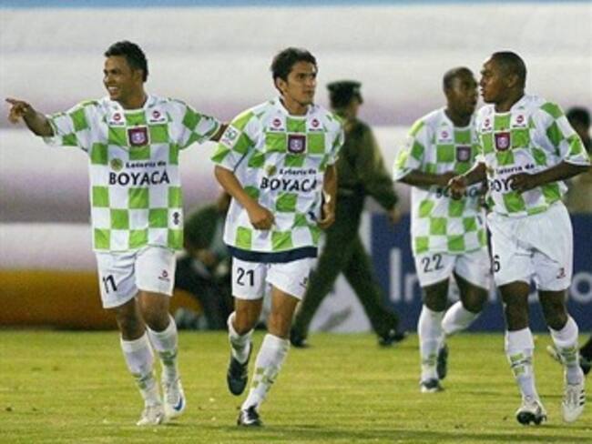 Boyacá Chicó golea y alcanza el séptimo lugar del Apertura. Nacional y Tolima a cuartos de final