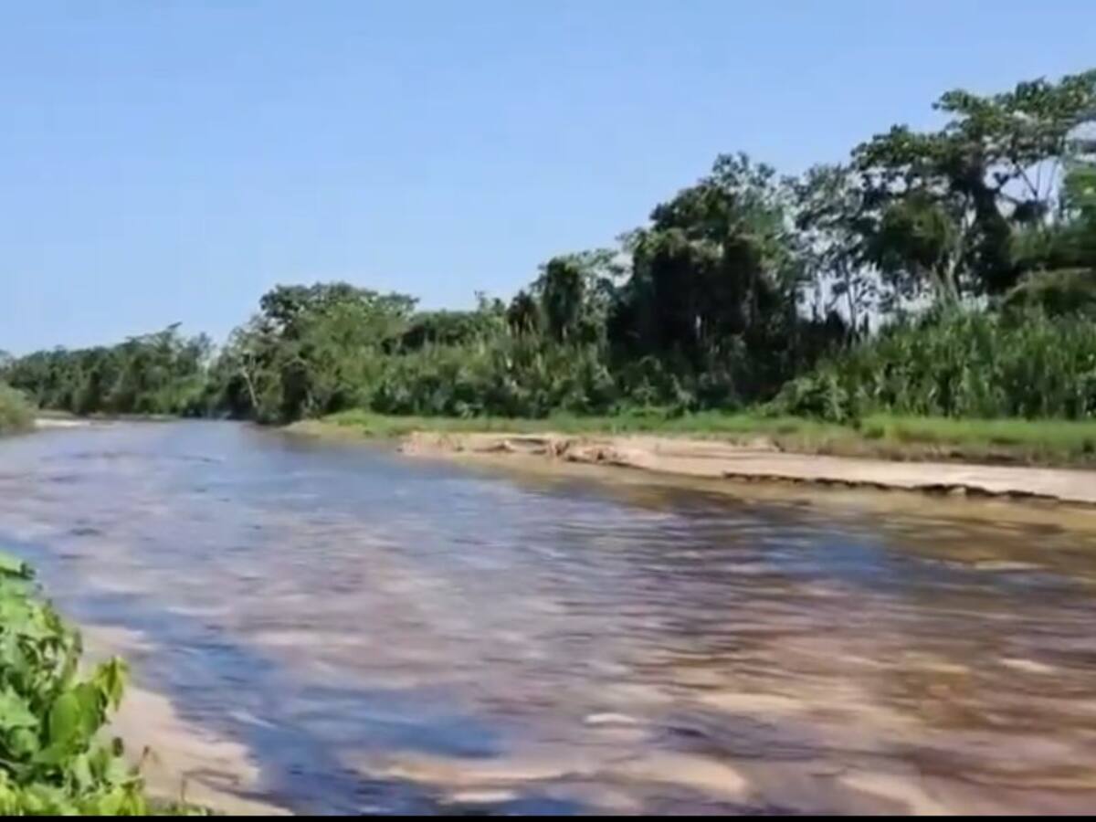 Grave daño ambiental tras atentado terrorista contra el oleoducto Bicentenario, Arauca