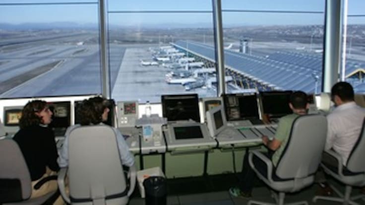 Procuraduría investiga a 21 controladores aéreos por posibles irregularidades en prestación del servicio