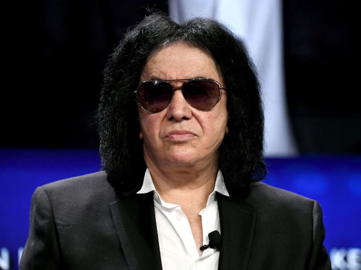 Gene Simmons de KISS dice que las celebridades “deberían callarse la boca” al hablar sobre política