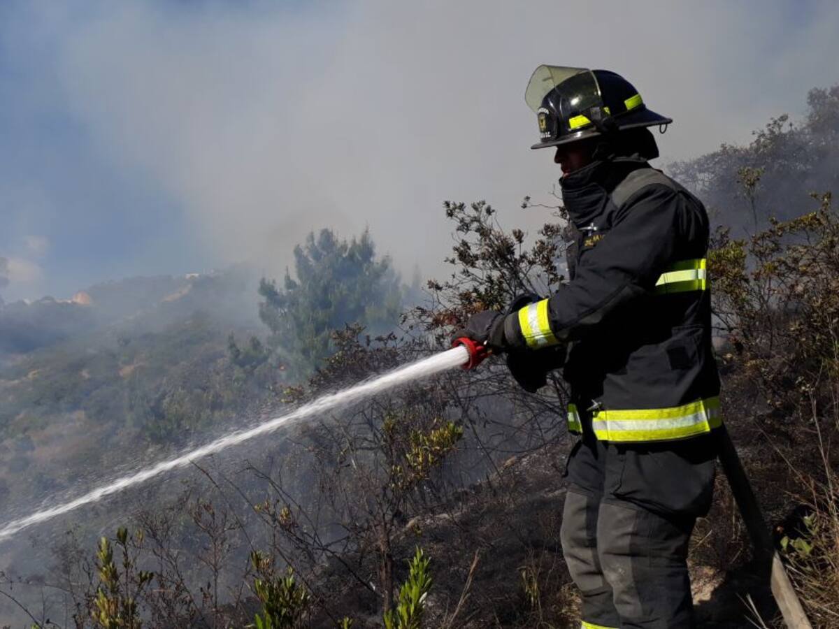 Los 15.000 bomberos de Colombia están preparados ante ola de calor