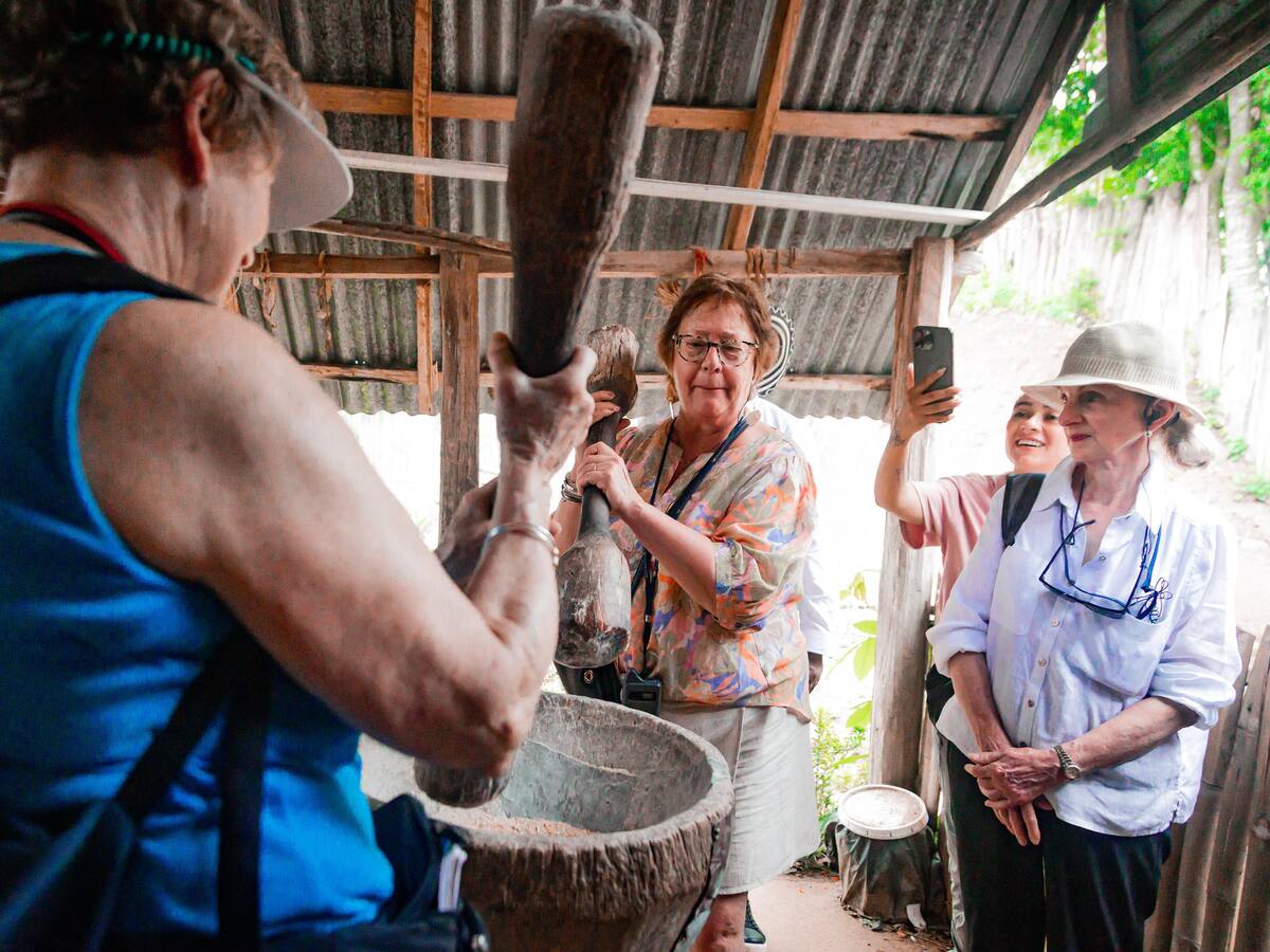 Turistas del crucero por el río Magdalena llegaron a San Basilio de Palenque