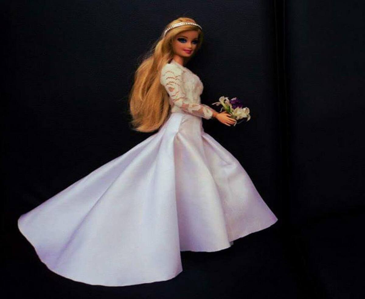 A través de su cuenta @mariaang2002, María Angélica Padilla muestra sus diseños en el cuerpo de muñecas. La siguen cerca de 5.000 personas.