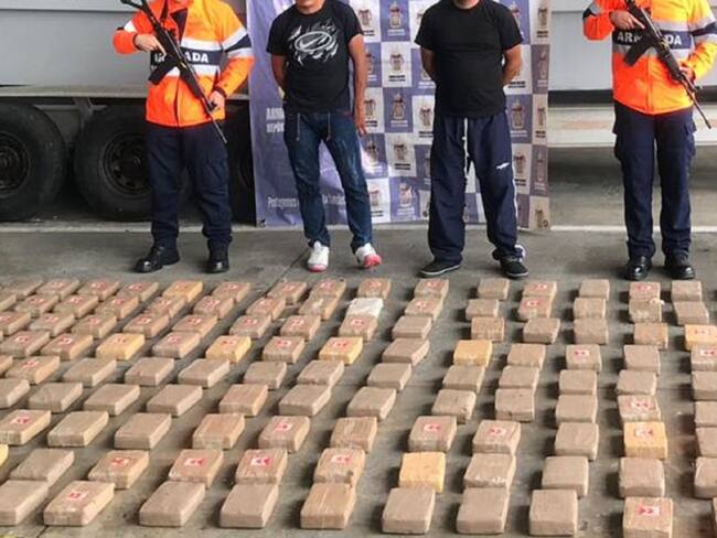 Tres nicaragüenses transportaban 2.345 paquetes prensados con la marihuana a centroamérica.