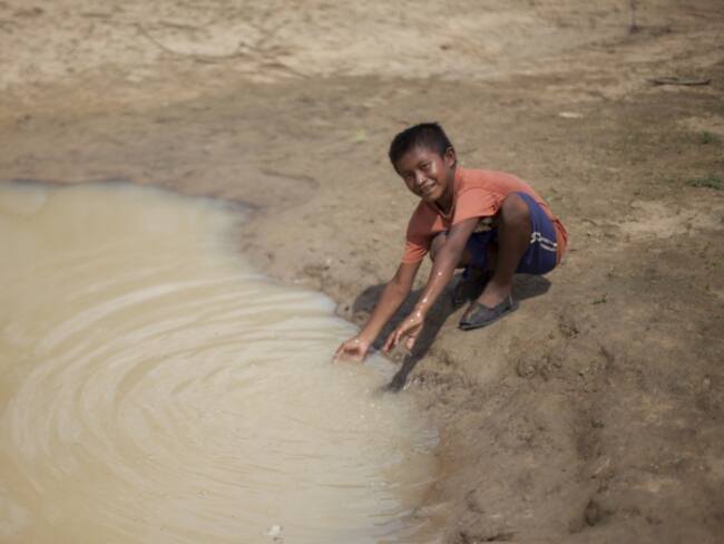 Santos ordena a la Armada Nacional llevar agua y bienestarina a las rancherías de La Guajira