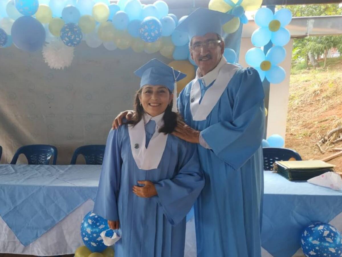 Alcalde de Turbaco – Bolívar obtuvo su grado de bachiller