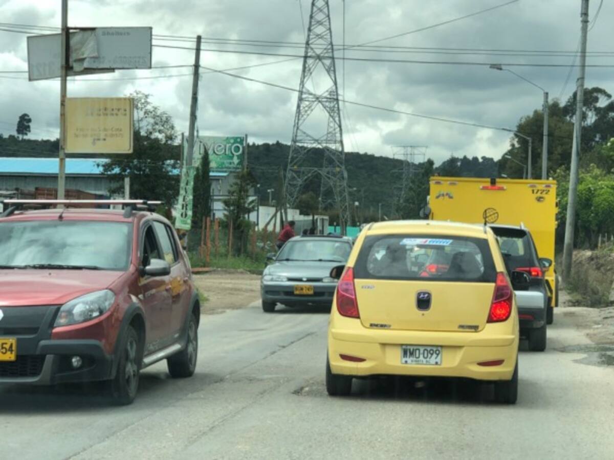 Crecen las quejas por trancones y mal estado de la vía Suba – Cota