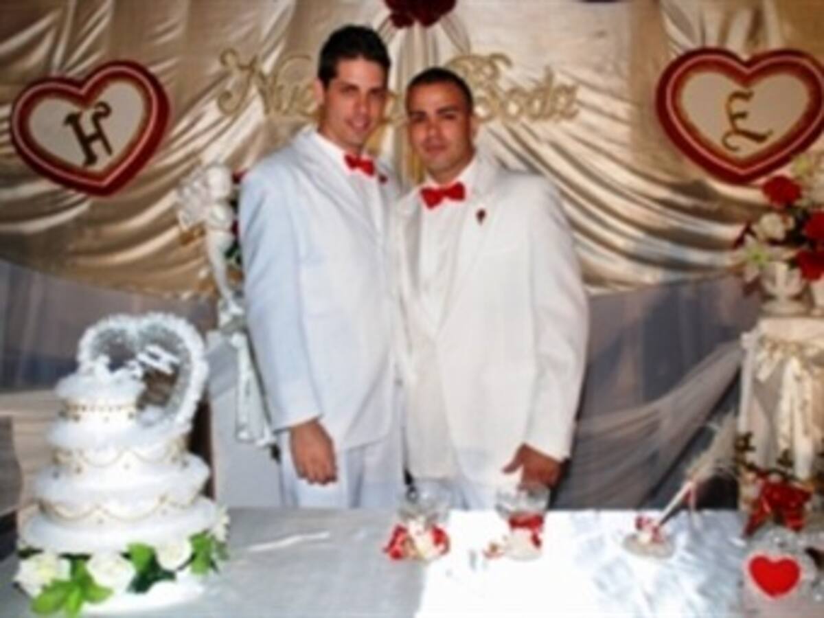Suiza celebra su primer salón de bodas dedicado a los homosexuales