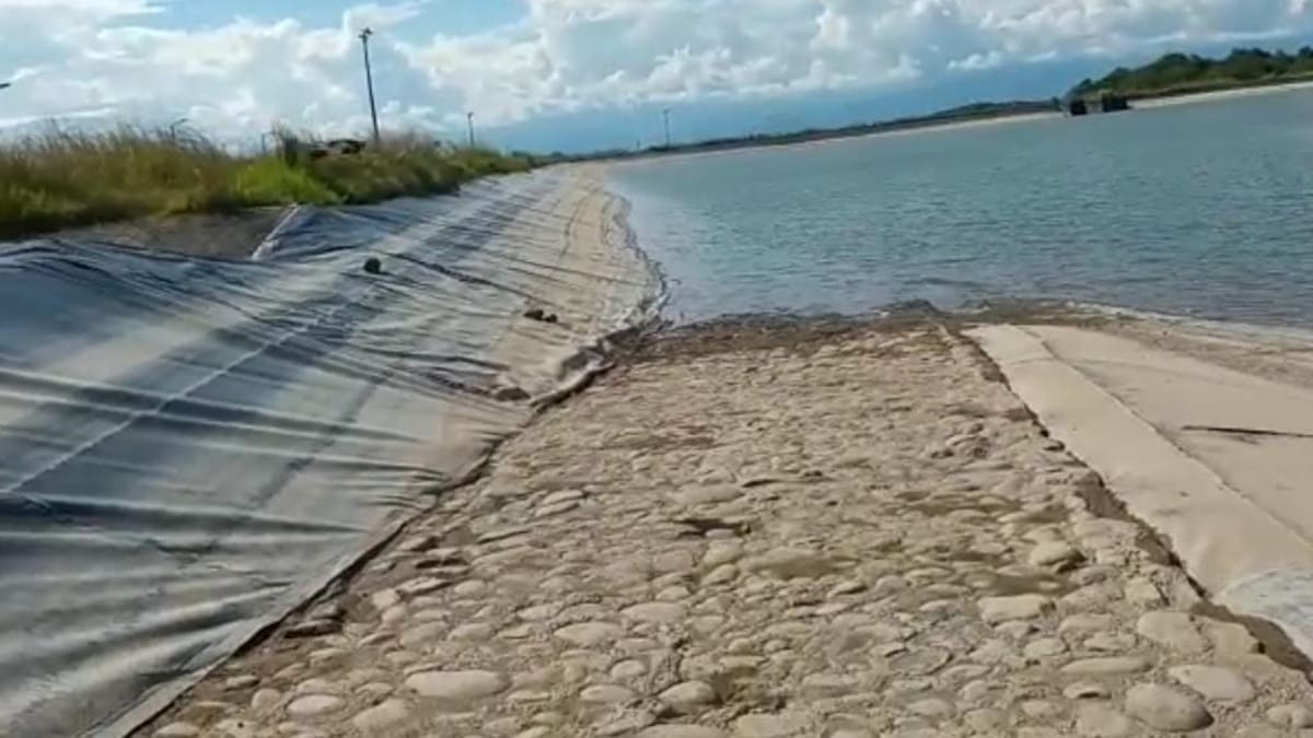 Reservorio en la ciudad de Neiva al límite