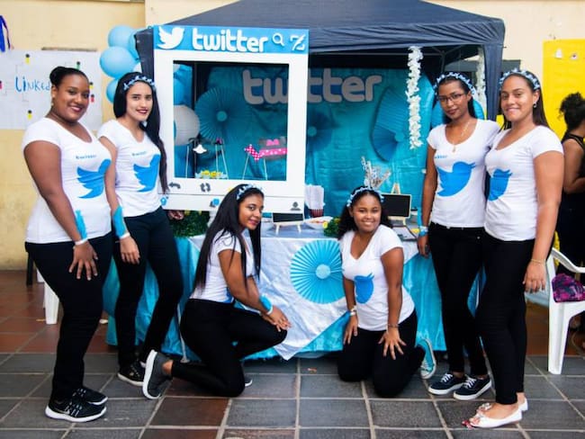 Con stand, estudiantes en Cartagena impulsan buen uso de redes sociales