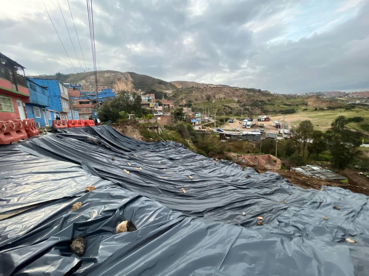 IDIGER concluyó ayudas y reparaciones al barrio El Triunfo por derrumbe en Bogotá