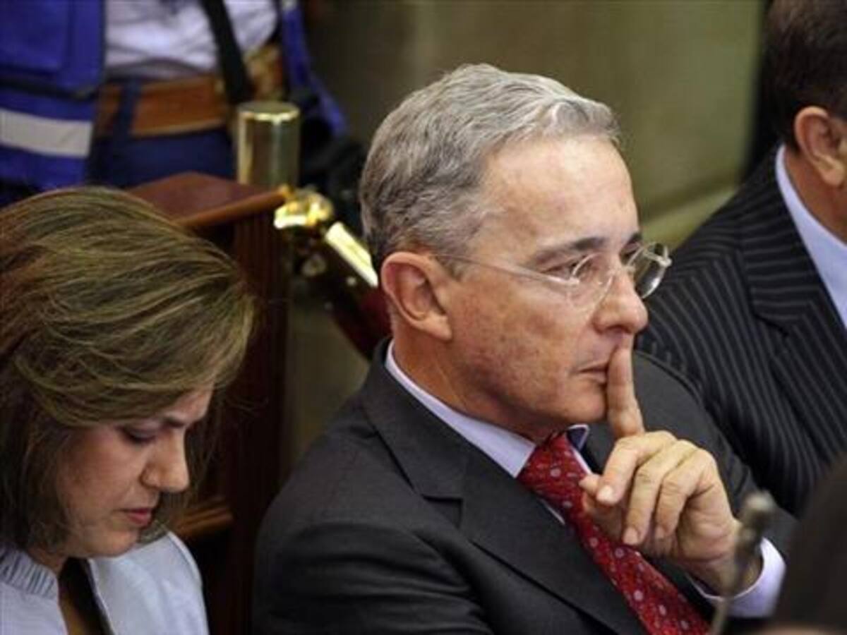 María del Pilar Hurtado es víctima de esa inquina contra mí: Uribe