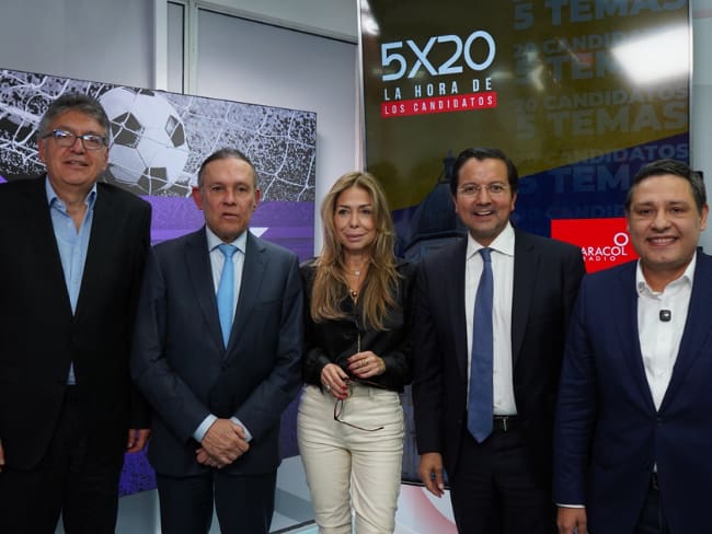 Política fiscal e informalidad: David Luna, Mauricio Cárdenas, Efraín Cepeda y Mauricio Lizcano