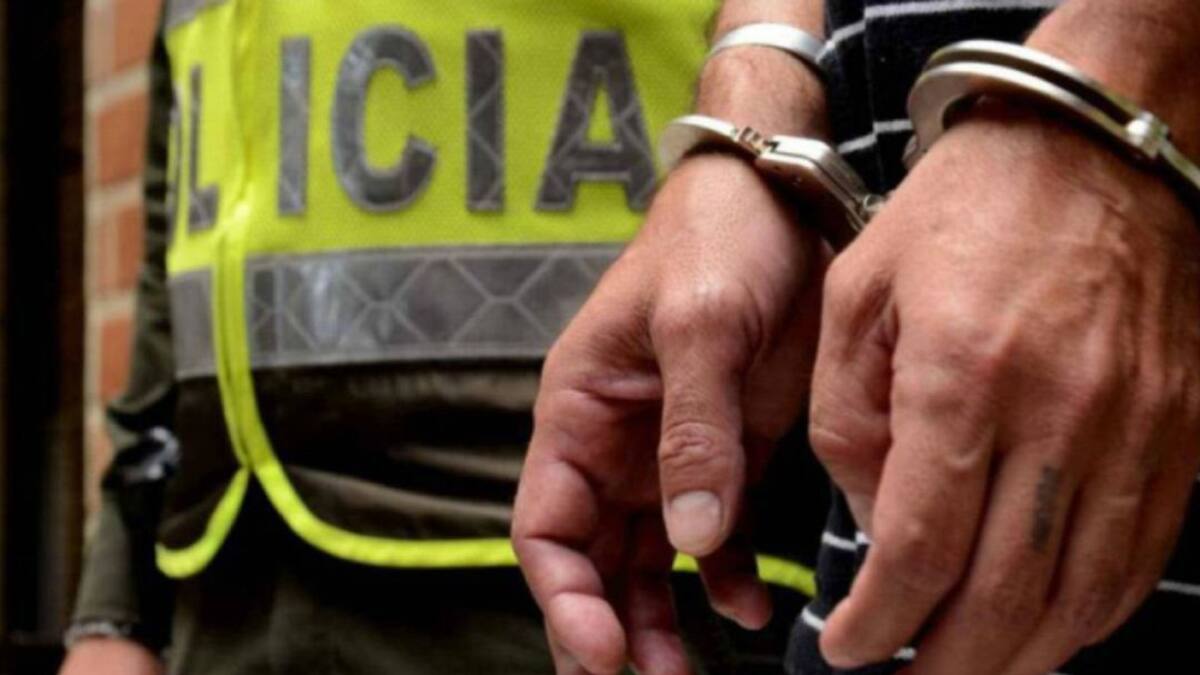 Capturado cuando al parecer portaba un arma en La Galería de Manizales