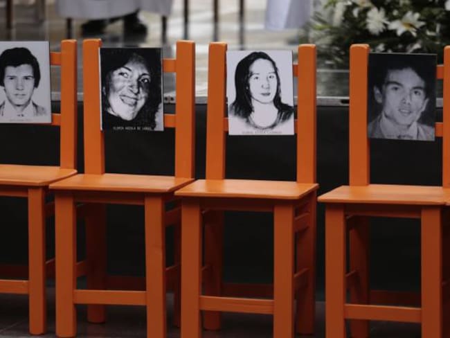 Coronel Plazas pide quitar placa en homenaje a desaparecidos del Palacio