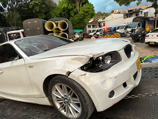 VIDEO: conductor de lujoso carro arrolló a 5 jóvenes en Girón