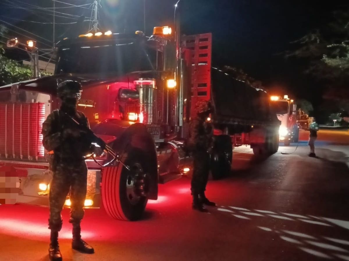 Tres vehículos hurtados en la vía Panamericana fueron recuperados por el Ejército en el Cauca