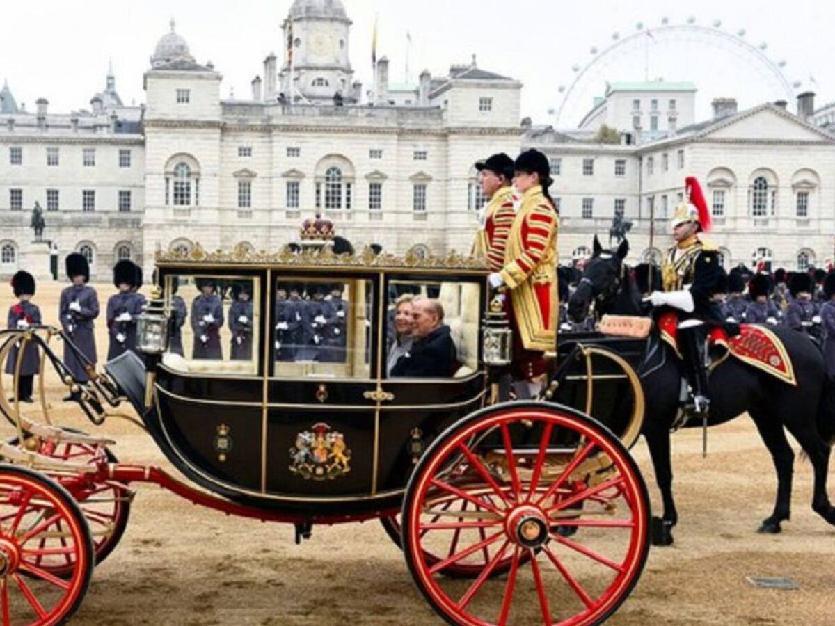 ¿Quién reemplazaría a la Reina Isabell II si fuera necesario sustituirla?