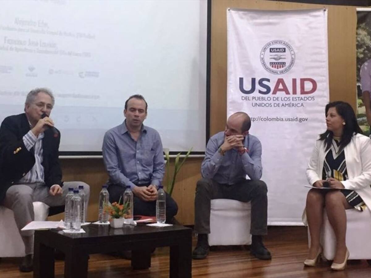 Empresarios escucharon experiencias de desmovilizados en Popayán