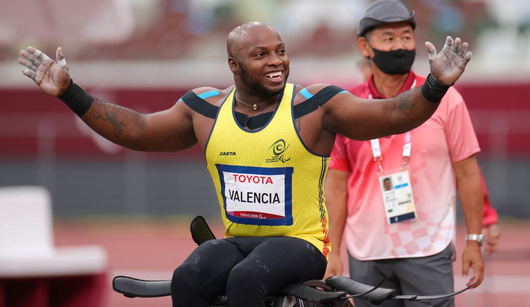 Mauricio Valencia tras conquistar la medalla de plata y superar su marca personal.