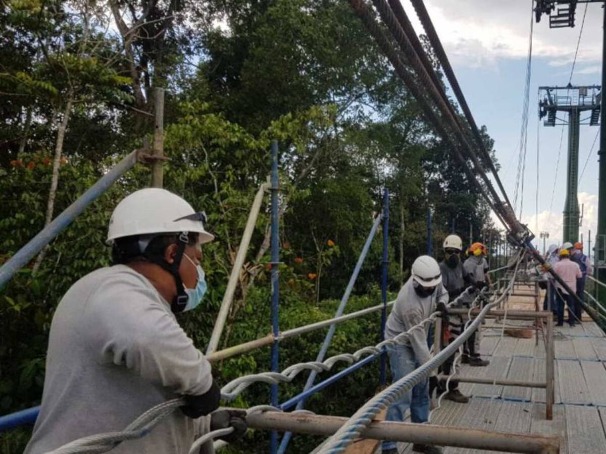 Inician instalación del cable portador de cabinas del Megacable de Pereira