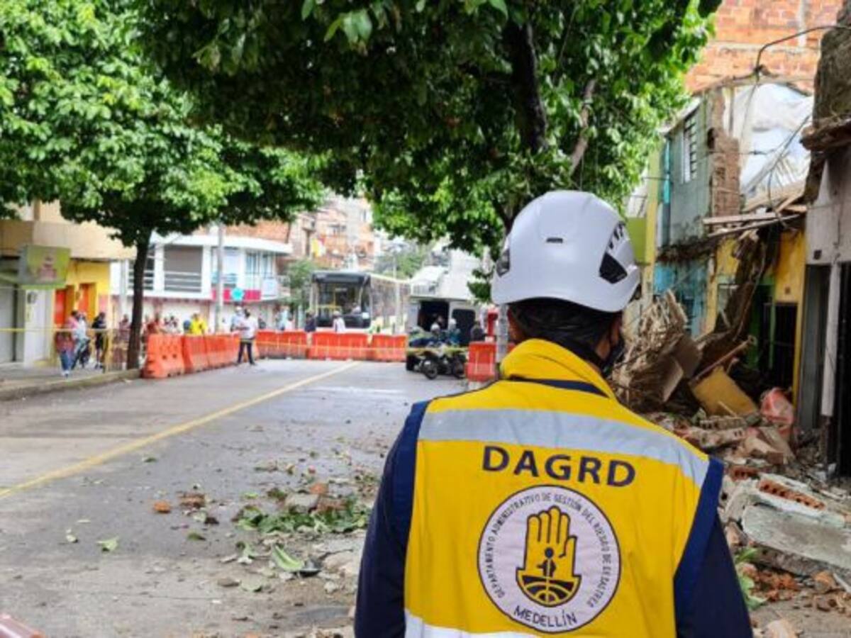 11 evacuados por colapso de viviendas en Marinque