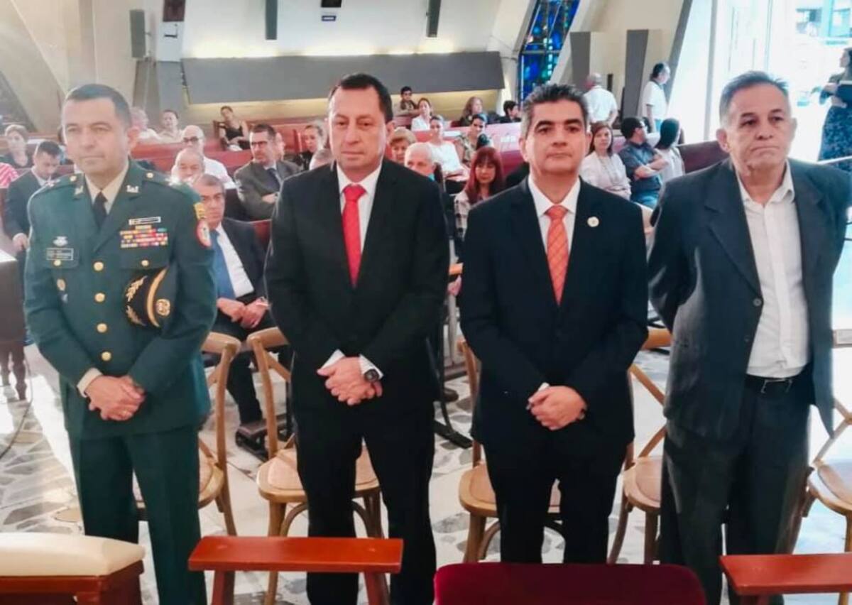 Autoridades políticas y militares en los actos de conmemoración de los 53 años de creación del Quindío