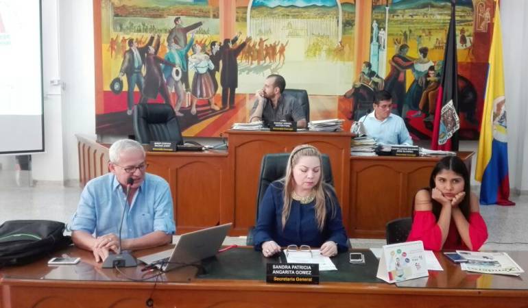 Secretario de Hacienda Darwin Gilberto Clavijo Cáceres haciendo su informe en el Concejo de Cúcuta