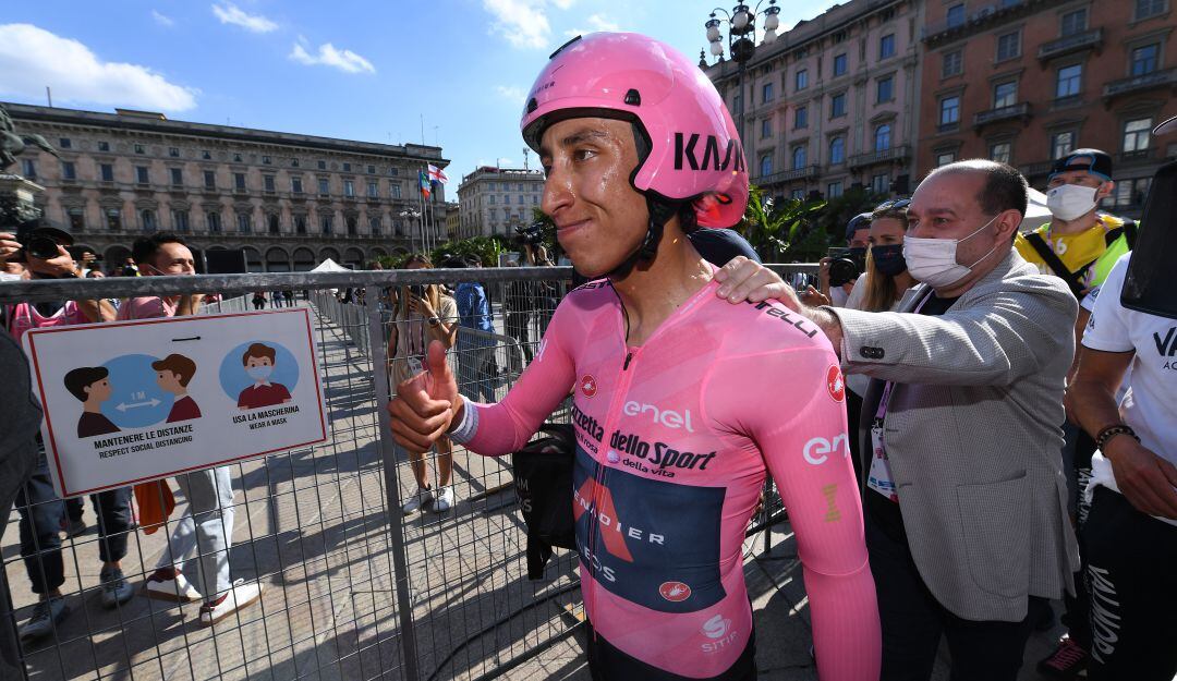 Egan Bernal se reunirá con el Papa Francisco tras ganar el Giro de Italia