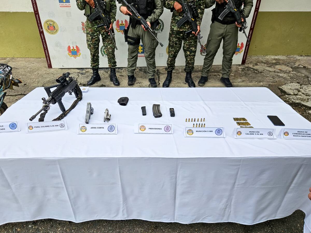 Golpe al crimen en Baraya Ejército captura a dos integrantes de grupo armado ilegal