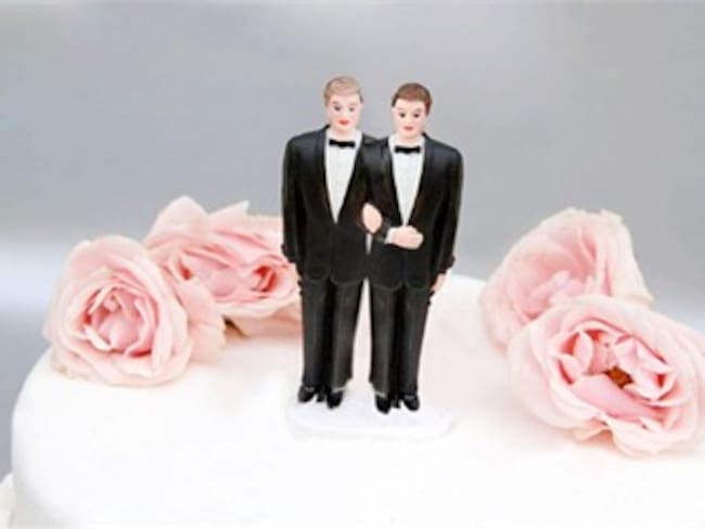 Juez aplica norma del matrimonio civil a pareja gay y cita a contrayentes con dos testigos