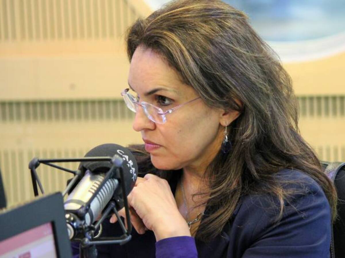 A menos de un mes de la firma de los acuerdos, empecemos a hablar más de lo humano: senadora Morales