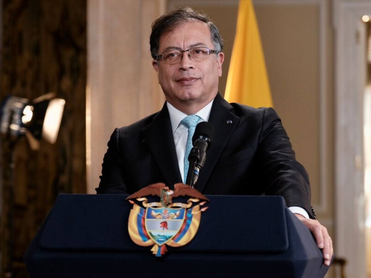 Presidente Petro llama a aerolíneas ‘estafadoras’ tras crisis económica en San Andrés