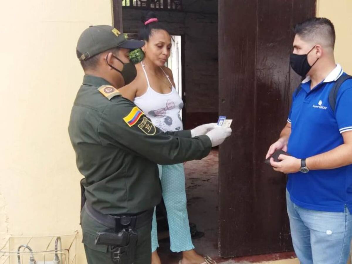 Policía de Bolívar realiza campaña contra la suplantación de funcionarios