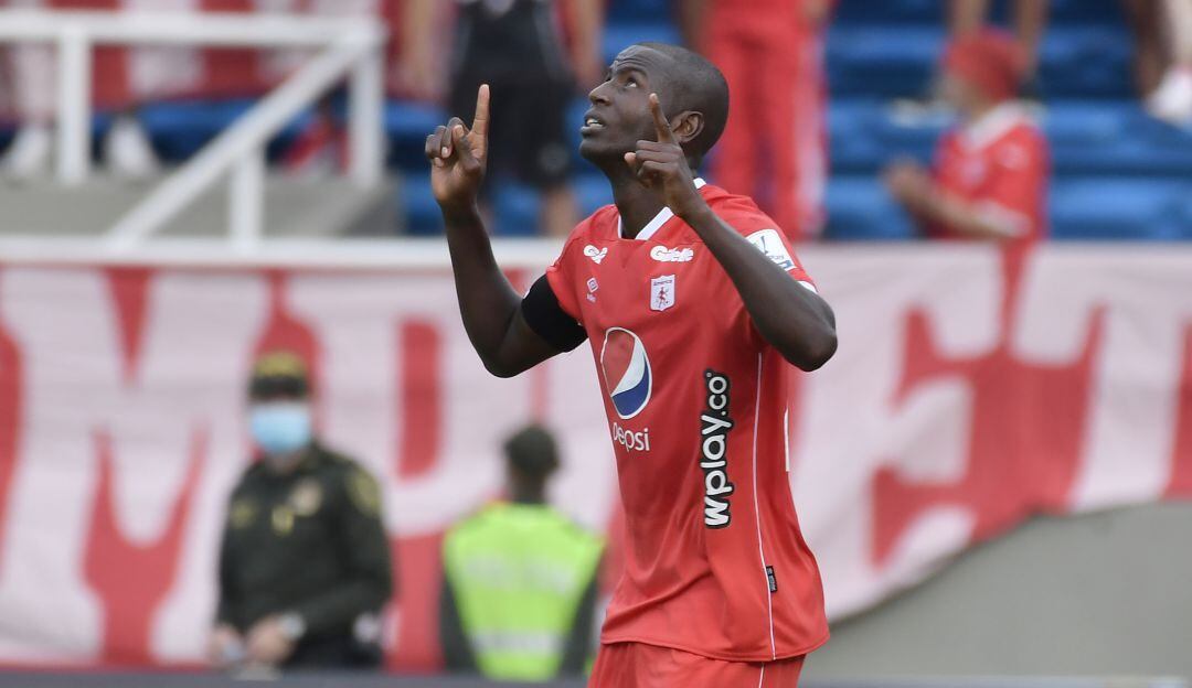 Adrián Ramos, delantero y capitán del América.