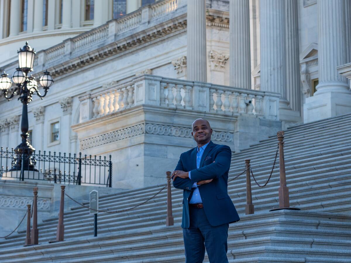 Embajador Luis Gilberto Murillo condenó el asesinato del líder social afro en Cali