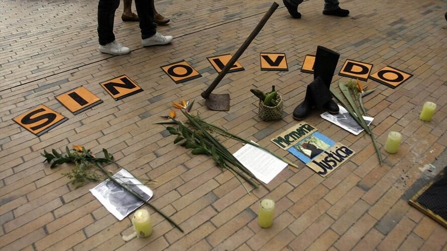 El Consejo de Estado condenó a la Nación a pagar más de 2.500 millones de pesos a los familiares de tres jóvenes de Cali víctimas de un caso de “falsos positivos”. Foto: Getty Images